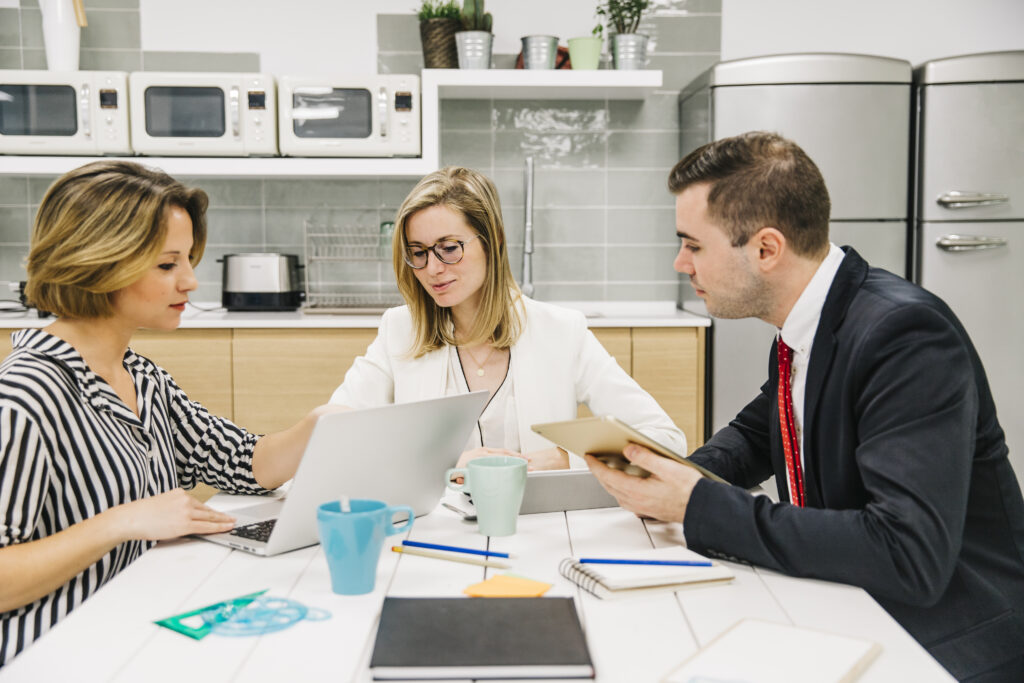 El matrimonio entre la mediación profesional y los despachos de abogados: hacia una cultura jurídica de resolución colaborativa 1 mediación