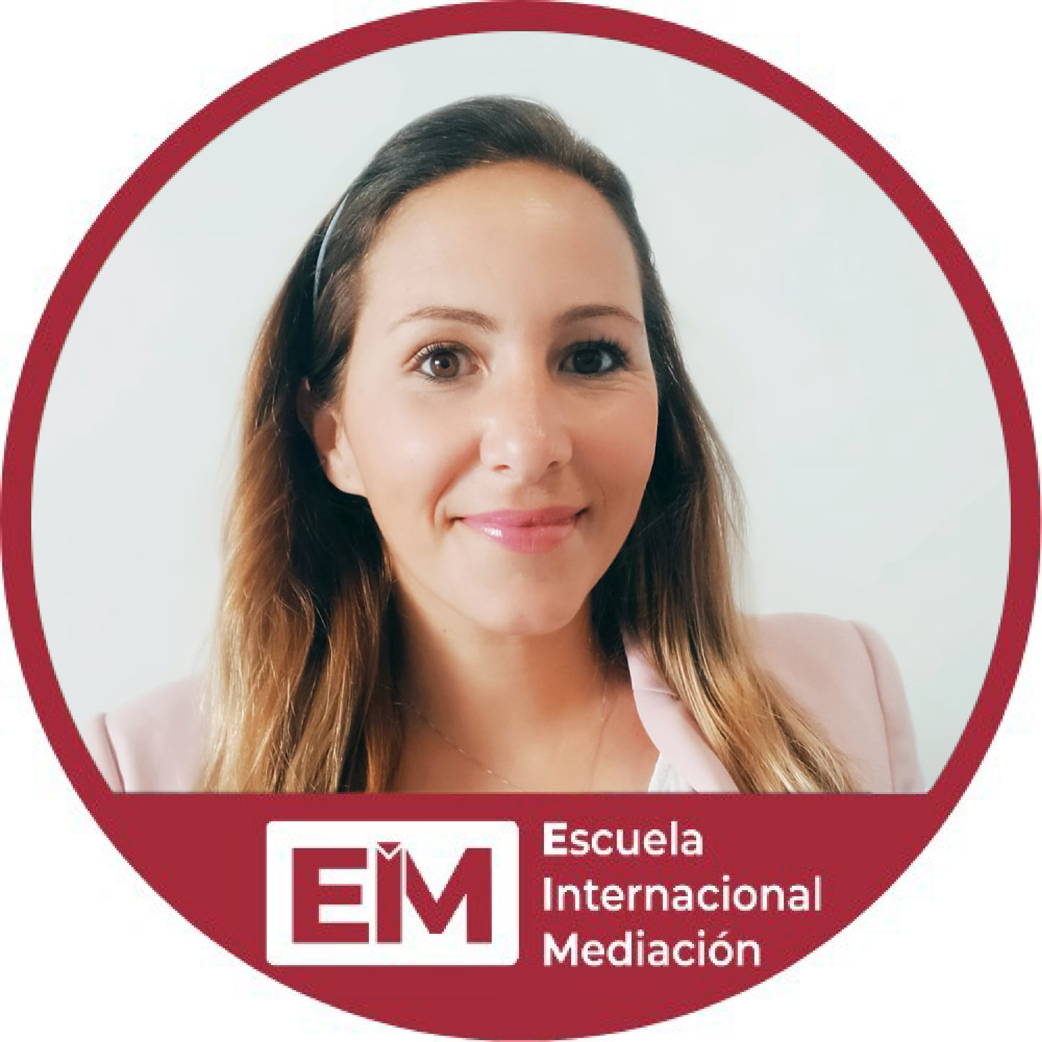 Chelo Moreno 27 foto corporativa mesa de trabajo 1 copia 5